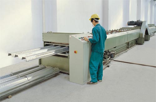 Floor plate production line